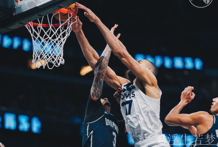 戈贝尔赛季第二次得分20+，13次出手命中率创新高达到11球